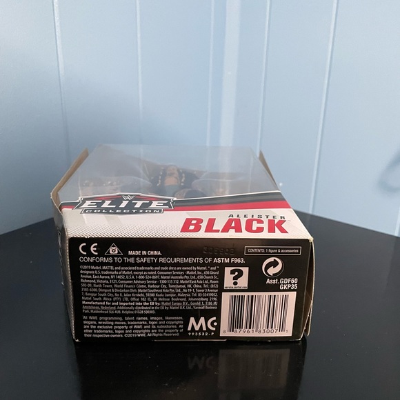 WWE Elite Collection Series 73: Aleister Black - Picture 5 of 5